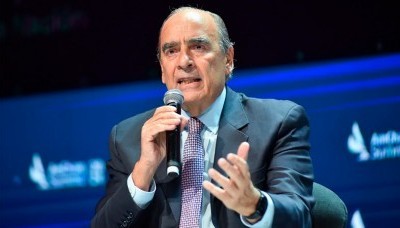 País