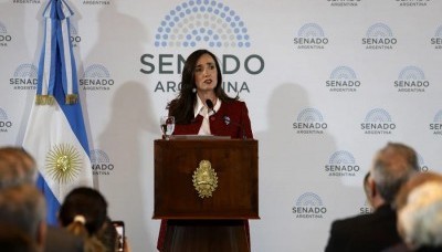 País