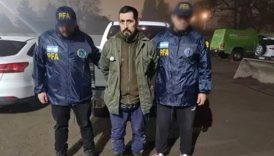 País