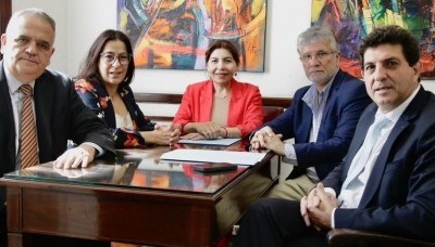 Política