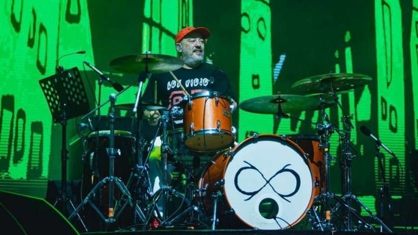 Murió el baterista de Los Piojos, mientras ensayaba en una escuela de percusión