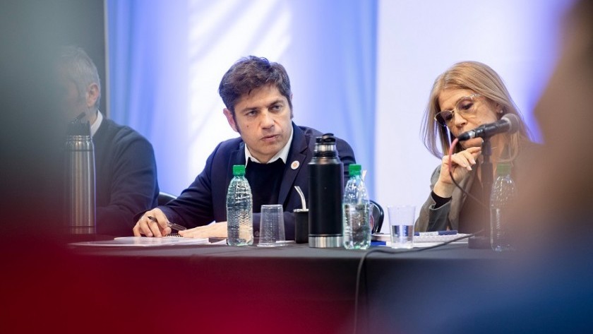 Kicillof no descartó competir en una interna en 2027, pero pidió no hablar de candidaturas