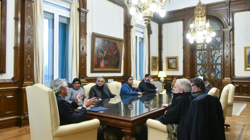 Planes sociales: El Presidente respaldó a organizaciones sociales por allanamientos en sus sedes